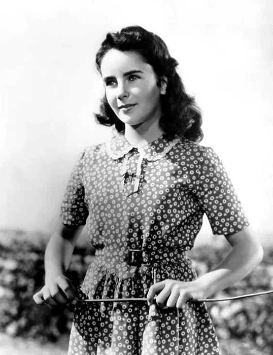 Framed Print : NATIONAL VELVET, Elizabeth Taylor, 1944