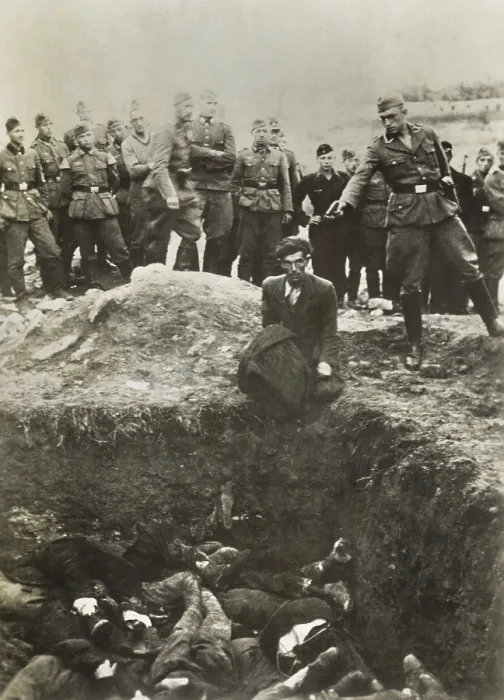 Framed Print : Nazi police and Wehrmacht soldiers at an execution by S.S. Einstatz Gruppen D at an open pit in 1942 Framed Print : Nazi police and Wehrmacht soldiers at an execution by S.S. Einstatz Gruppen D at an open pit in 1942