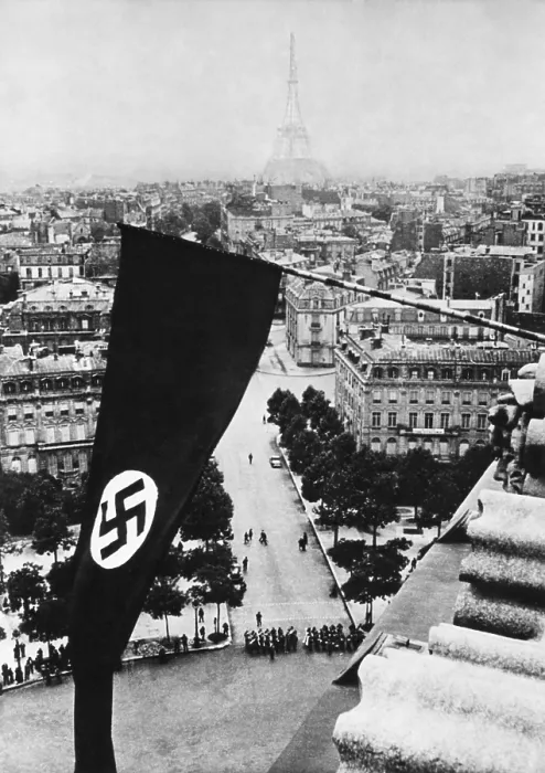 Framed Print : Nazi Swastika flag on the Arc de Triomphe after German occupation of Paris, June 1940, World War 2 (BSLOC_2015_13_80)