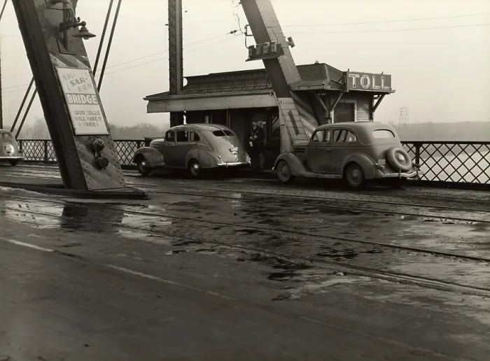 Framed Print : Nebraska, Ak-sar-ben toll bridge between Iowa and Omaha, Nebraska, photograph by John Vachon, Omaha, November, 1938