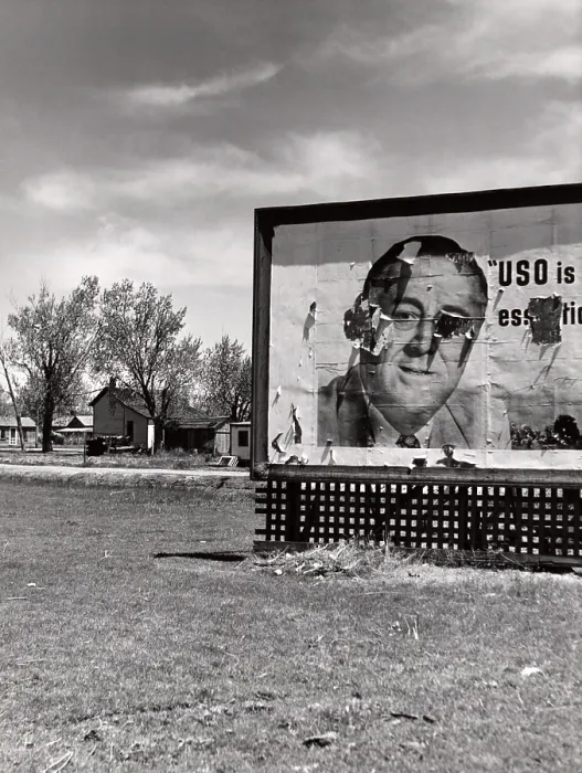 Framed Print : Nebraska, billboard promoting the USO (United Service Organizations), with image of President Franklin D. Roosevelt, Gothenburg, photograph by John Vachon, May, 1942