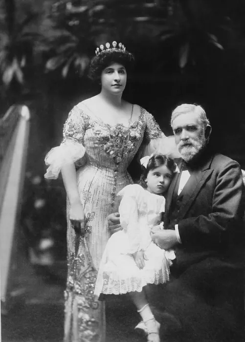 Framed Print : Nellie Melba (1859-1931), popular opera star with her father, David Mitchell, and a young girl, in her native Melbourne, Australia