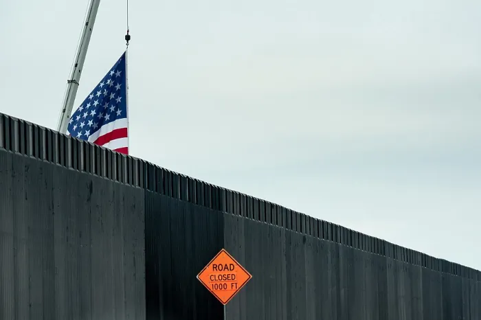 Framed Print : New section of barrier wall on the US-Mexican border at Alamo, Texas. Photo was taken when President Donald Trump visited the site on Jan. 12, 2021 (BSLOC_2021_1_14)