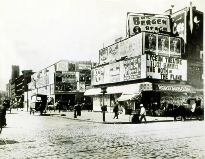 Framed Print : NEW YORK CITY, 1900, The corner of Broadway and 42nd Street, in Times Square.. Courtesy: CSU Archives / Everett Collection Framed Print : NEW YORK CITY, 1900, The corner of Broadway and 42nd Street, in Times Square.. Courtesy: CSU Archives / Everett Collection