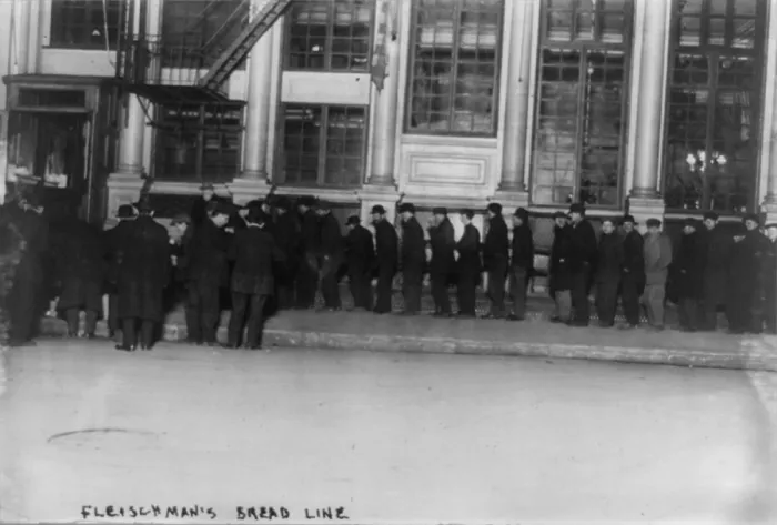 Framed Print : New York City, the Bowery, Bowery men waiting on Fleischman's bread line, photograph, December, 1913