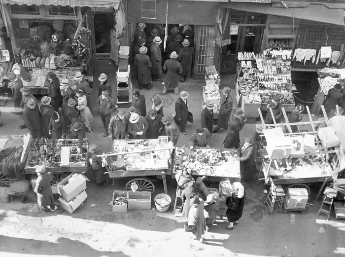 Framed Print : New York City, the Essex Street market circa 1930s. Courtesy: CSU Archives / Everett Collection