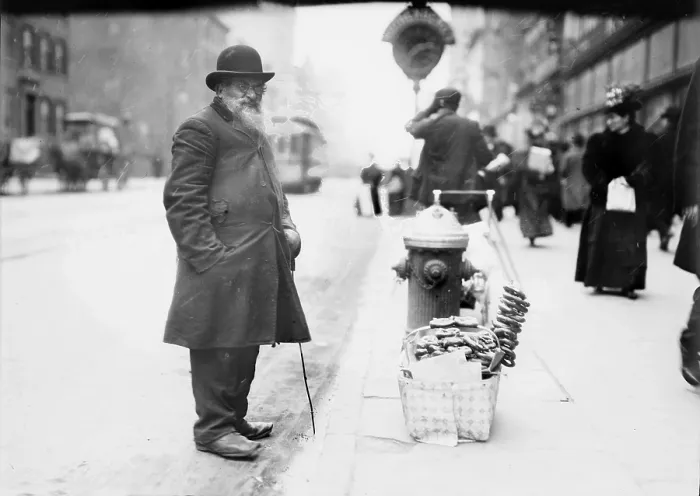 Framed Print : New York City, Pretzel vendor, 6th Avenue, New York, photograph circa 1900s-1920s Framed Print : New York City, Pretzel vendor, 6th Avenue, New York, photograph circa 1900s-1920s