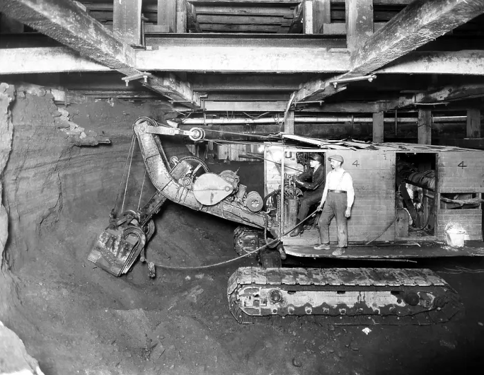 Framed Print : New York City, workmen in the tunnels, during the construction of the New York City Subway. August 12, 1925. Courtesy: CSU Archives / Everett Collection