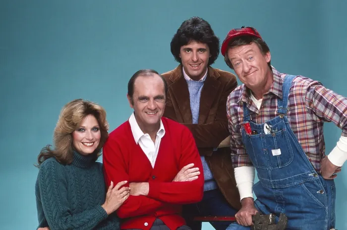 Framed Print : NEWHART, from left, Mary Frann, Bob Newhart, Steven Kampmann, Tom Poston, 1982-90 (1982 photo)