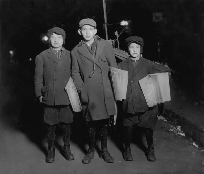Framed Print : Newsies selling Jewish newspaper, Selling the Warheit - Jewish paper, at midnight, on Delancey Street. M