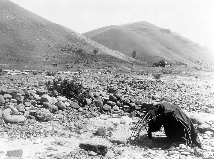 Framed Print : Nez Perc sweat-lodge. Edward S. Curtis photo, ca. 1910
