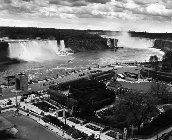 Framed Print : Niagara Falls, from the Canadian side, to the left is the American Falls. Circa 1940s. Courtesy: CSU Archives / Everett Collection