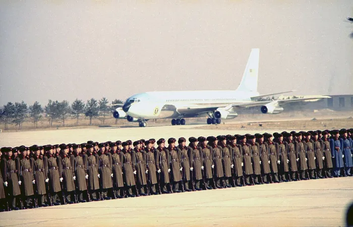 Framed Print : Nixon in China. The Spirit of 76 as Air Force One was renamed by Nixon arriving in Beijing