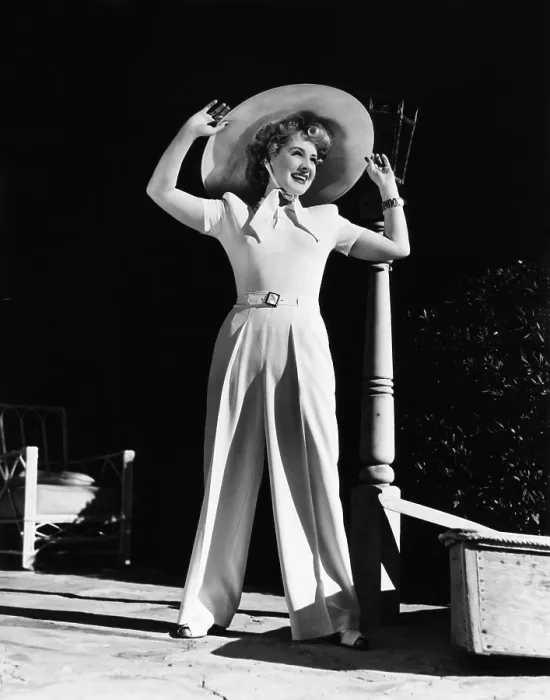 Framed Print : Norma Shearer, outside her Santa Monica home, 1942