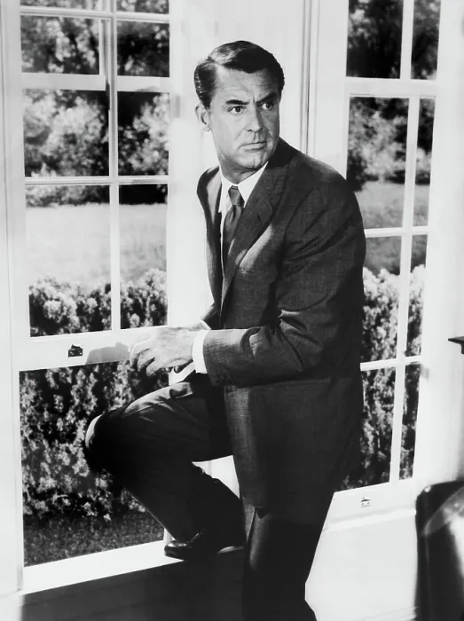 Framed Print : NORTH BY NORTHWEST, Cary Grant, 1959