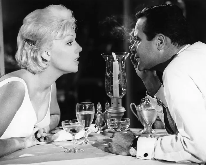 Framed Print : THE NOTORIOUS LANDLADY, from left: Kim Novak, Jack Lemmon, 1962
