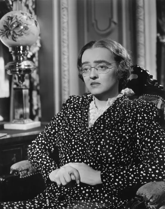 Framed Print : NOW, VOYAGER, Bette Davis, 1942