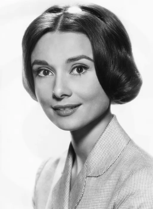 Framed Print : THE NUN'S STORY, Audrey Hepburn, 1959 Framed Print : THE NUN'S STORY, Audrey Hepburn, 1959