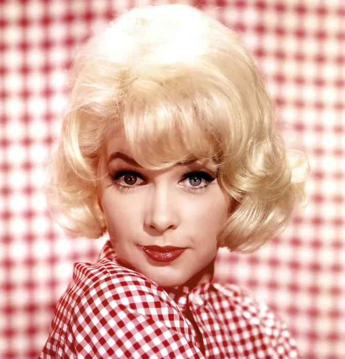 Framed Print : THE NUTTY PROFESSOR, Stella Stevens, 1963 Framed Print : THE NUTTY PROFESSOR, Stella Stevens, 1963
