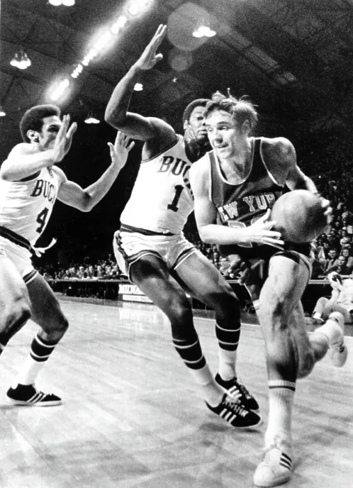 Framed Print : NY Knicks Dave DeBusschere, with basketball (R), passes Milwaukee Bucks, Greg Smith (L) & Oscar Robertson (C), in the Bucks-Knicks game in Milwaukee, WI, January 7, 1971 Framed Print : NY Knicks Dave DeBusschere, with basketball (R), passes Milwaukee Bucks, Greg Smith (L) & Oscar Robertson (C), in the Bucks-Knicks game in Milwaukee, WI, January 7, 1971