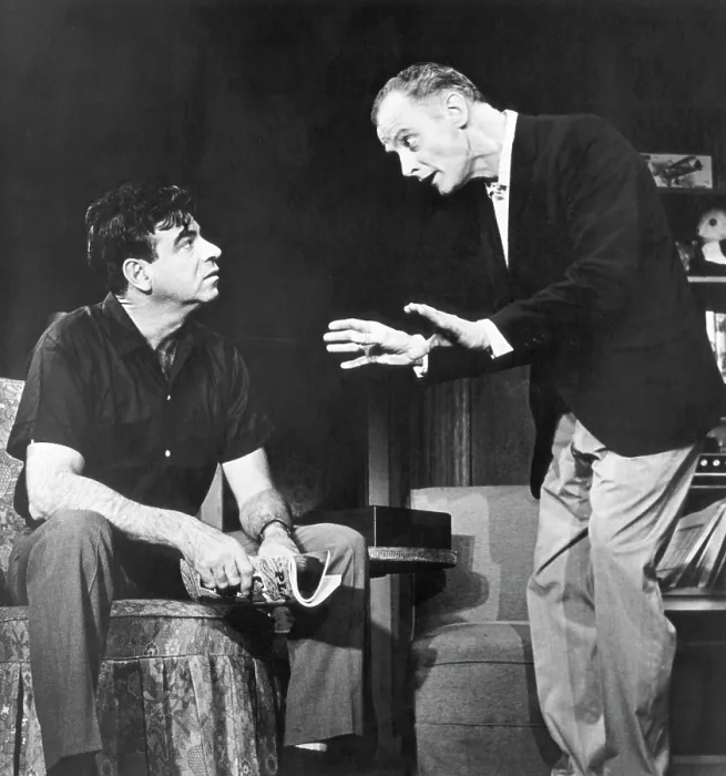 Framed Print : THE ODD COUPLE, Walter Matthau, Art Carney, 1965.. Courtesy: CSU Archives  /  Everett Collection