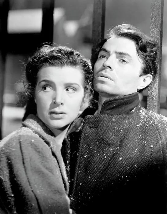 Framed Print : ODD MAN OUT, Kathleen Ryan, James Mason, 1947