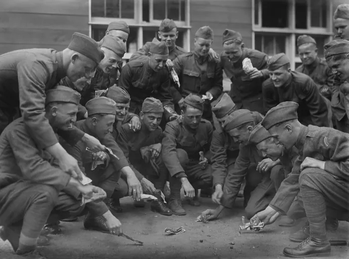 Framed Print : Off duty American soldiers gambling with dice during World War 1, 1917-1919 (BSLOC_2017_1_19) Framed Print : Off duty American soldiers gambling with dice during World War 1, 1917-1919 (BSLOC_2017_1_19)