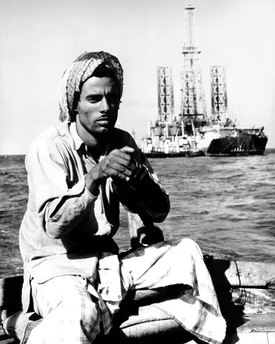 Framed Print : Off-shore oil rig, Saudi Arabia, February 1975. Courtesy: CSU Archives  /  Everett Collection