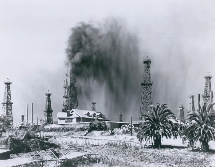 Framed Print : Oil gusher at Signal Hill in California near the Long Beach, one of the most productive oil fields in the world. 1920s Framed Print : Oil gusher at Signal Hill in California near the Long Beach, one of the most productive oil fields in the world. 1920s