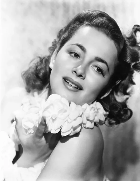 Framed Print : Olivia de Havilland, 1942 Framed Print : Olivia de Havilland, 1942