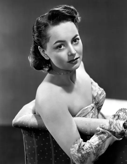 Framed Print : Olivia De Havilland, 1946 Framed Print : Olivia De Havilland, 1946