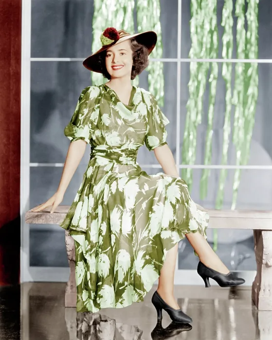 Framed Print : Olivia de Havilland, ca. 1937 Framed Print : Olivia de Havilland, ca. 1937
