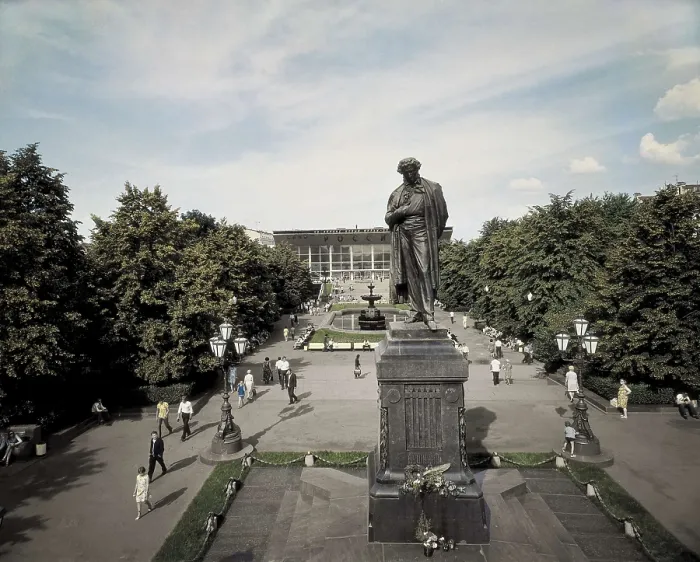 Framed Print : OPEKUSHIN, Alexander Mikhailovich (1838-1923). Monument of Pushkin. 1880. RUSSIA. Moscow. Monument situated at the Pushkinskaya Square. Sculpture on bronze