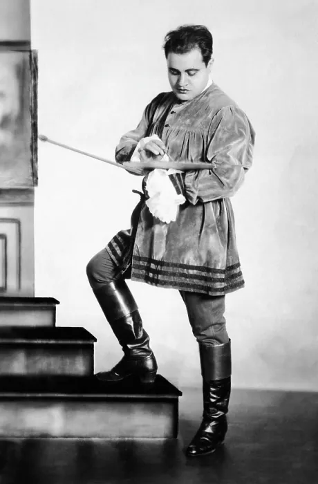 Framed Print : Opera singer Beniamino Gigli in TOSCA, ca. 1920s