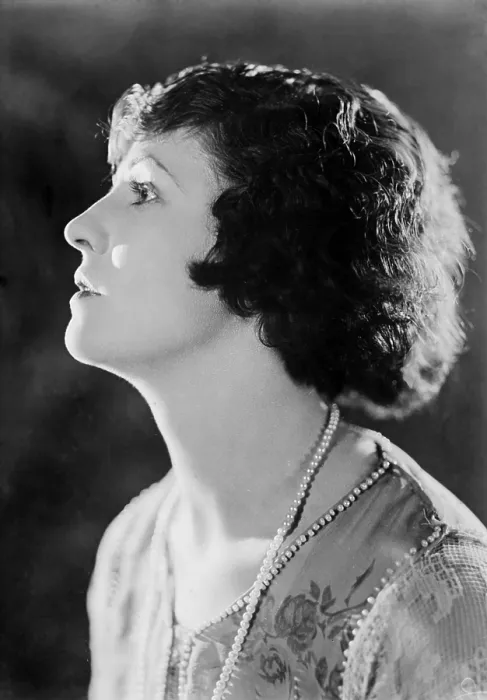 Framed Print : Ora Carew (1893-1955), silent film actress, ca. 1920-1925 Framed Print : Ora Carew (1893-1955), silent film actress, ca. 1920-1925