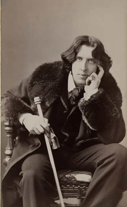 Framed Print : Oscar Wilde, (1854-1900) Irish writer, in flamboyant costume, 1882, portait by Napoleon Sarony