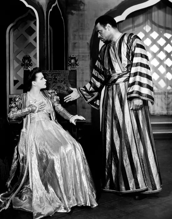 Framed Print : OTHELLO, Uta Hagen as Desdemona, Paul Robeson as Othello, Shubert Theatre, Broadway, 1943-1944.. Courtesy: CSU Archives / Everett Collection Framed Print : OTHELLO, Uta Hagen as Desdemona, Paul Robeson as Othello, Shubert Theatre, Broadway, 1943-1944.. Courtesy: CSU Archives / Everett Collection