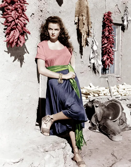 Framed Print : THE OUTLAW, Jane Russell, 1943