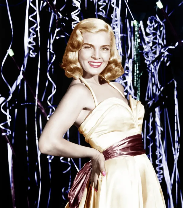 Framed Print : PAID IN FULL, Lizabeth Scott, 1950 Framed Print : PAID IN FULL, Lizabeth Scott, 1950