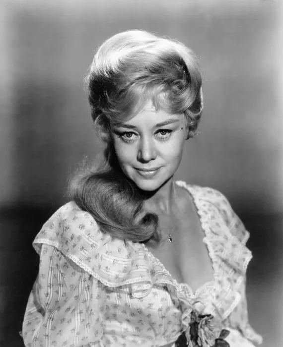 Framed Print : PAPA'S DELICATE CONDITION, Glynis Johns, 1963