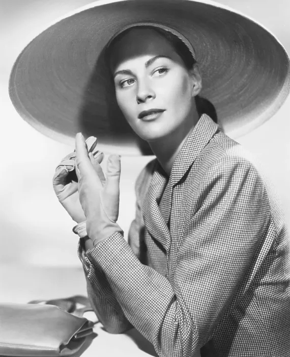 Framed Print : THE PARADINE CASE, Alida Valli, 1947