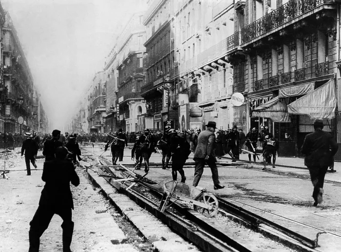 Framed Print : Parisians riot over salary cuts. Thousands of government employees assisted by Communists and other leftists groups, protest against a 10% salary cut during the Great Depression