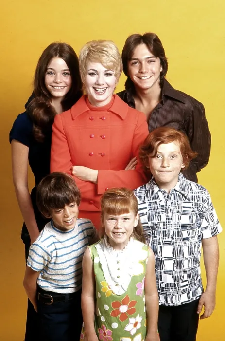Framed Print : THE PARTRIDGE FAMILY, clockwise from bottom center, Suzanne Crough, Jeremy Gelbwaks, Susan Dey, Shirley Jones, David Cassidy, Danny Bonaduce, 1970-74 (1970 photo) Framed Print : THE PARTRIDGE FAMILY, clockwise from bottom center, Suzanne Crough, Jeremy Gelbwaks, Susan Dey, Shirley Jones, David Cassidy, Danny Bonaduce, 1970-74 (1970 photo)