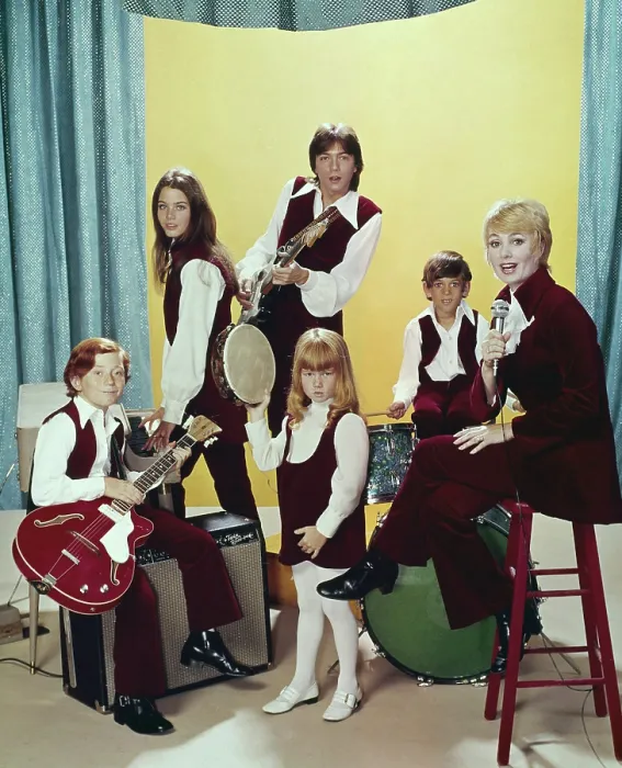 Framed Print : THE PARTRIDGE FAMILY, (from left): Danny Bonaduce, Susan Dey, David Cassidy, Suzanne Crough, Jeremy Gelbwaks, Shirley Jones, (Season 1) Framed Print : THE PARTRIDGE FAMILY, (from left): Danny Bonaduce, Susan Dey, David Cassidy, Suzanne Crough, Jeremy Gelbwaks, Shirley Jones, (Season 1)