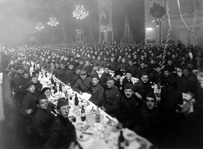Framed Print : Passover Sedar Dinner given by Jewish Welfare Board to service men in the American Expeditionary Forces. Paris, France. World War I. April 1919