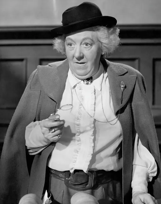 Framed Print : PASSPORT TO PIMLICO, Margaret Rutherford, 1949