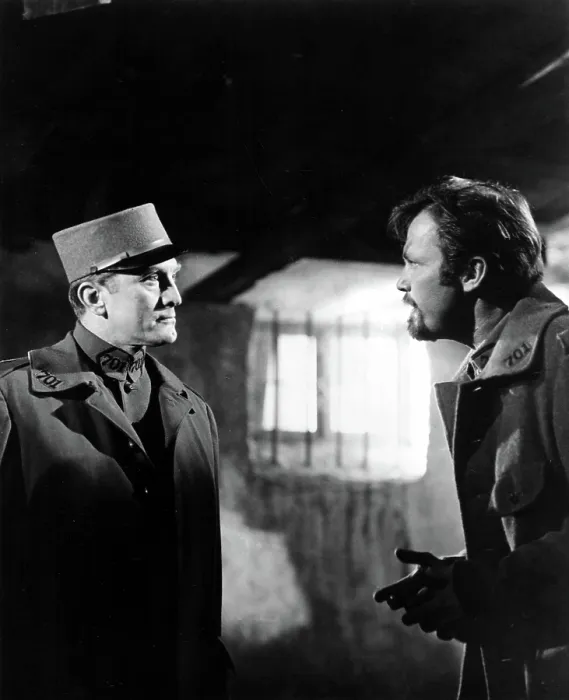 Framed Print : PATHS OF GLORY, Kirk Douglas, Raplh Meeker, 1957