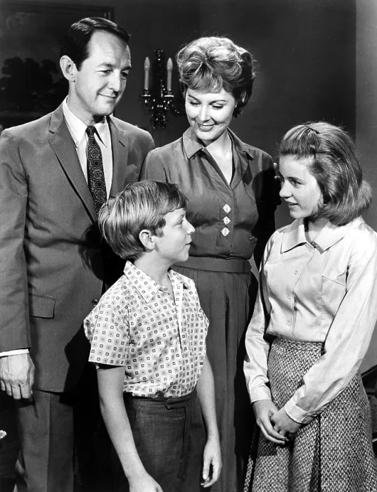 Framed Print : PATTY DUKE SHOW, William Schallert, Paul O'Keefe, Jean Byron, Patty Duke, 1963-1966