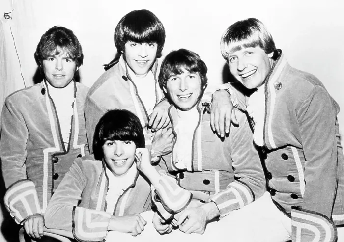 Framed Print : Paul Revere & the Raiders, Mike Smith, Phil Volk (bottom), Mark Lindsay (top), Jim Valley, Paul Revere, circa 1967. Courtesy: CSU Archives / Everett Collection
