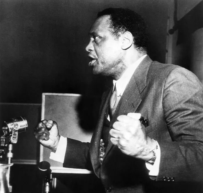 Framed Print : Paul Robeson addresses the Communist-sponsored World Congress of the Partisans of Peace, 1949. Courtesy: CSU Archives / Everett Collection Framed Print : Paul Robeson addresses the Communist-sponsored World Congress of the Partisans of Peace, 1949. Courtesy: CSU Archives / Everett Collection